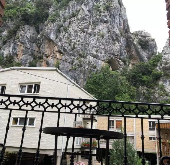 اتاق استاندارد با چشم‌انداز کوهستان, Posada La Cuadrona