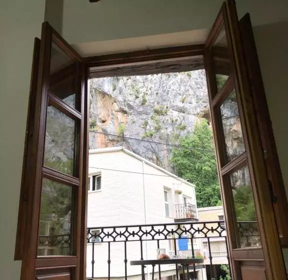 اتاق استاندارد با چشم‌انداز کوهستان, Posada La Cuadrona