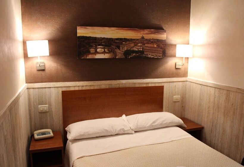 חדר דלוקס, Pyramid