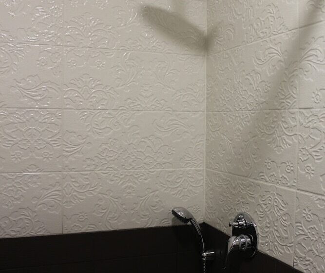 חדר דלוקס, Pyramid