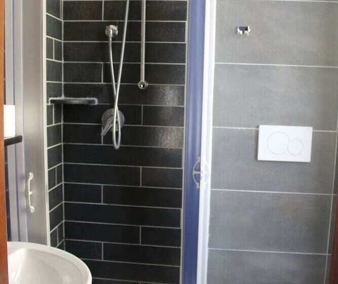 חדר דלוקס, Pyramid