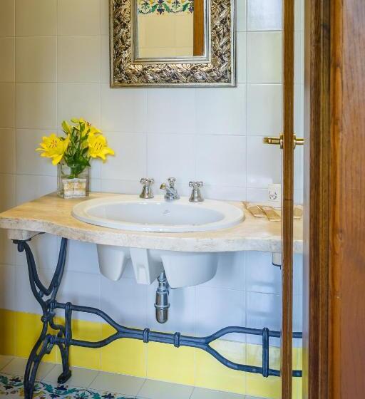 חדר דחוקס עם מיטת קינג, Villaggio Albergo San Lorenzo E Santa Caterina