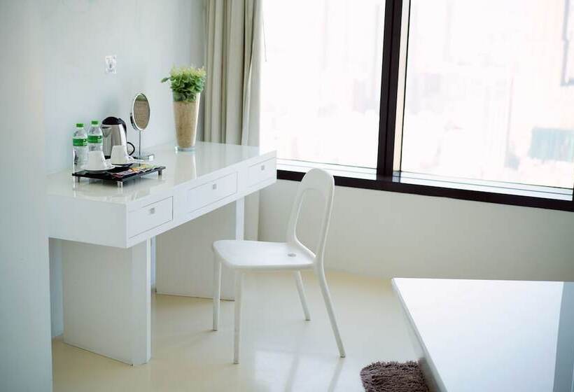 اتاق لوکس با چشمانداز دریا, 85 Masstige