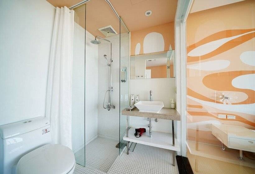 اتاق راحتی با چشمانداز دریا, 85 Masstige