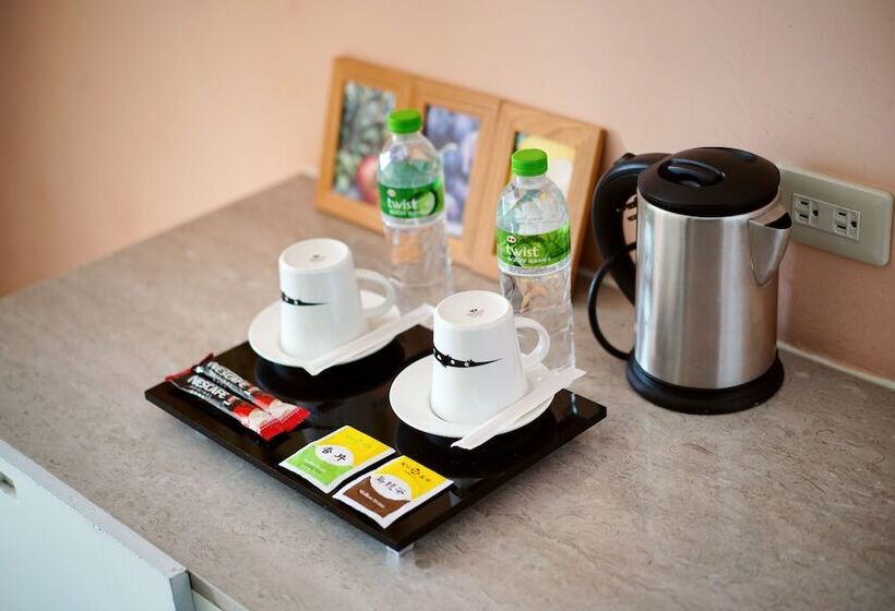 اتاق راحتی با چشمانداز دریا, 85 Masstige