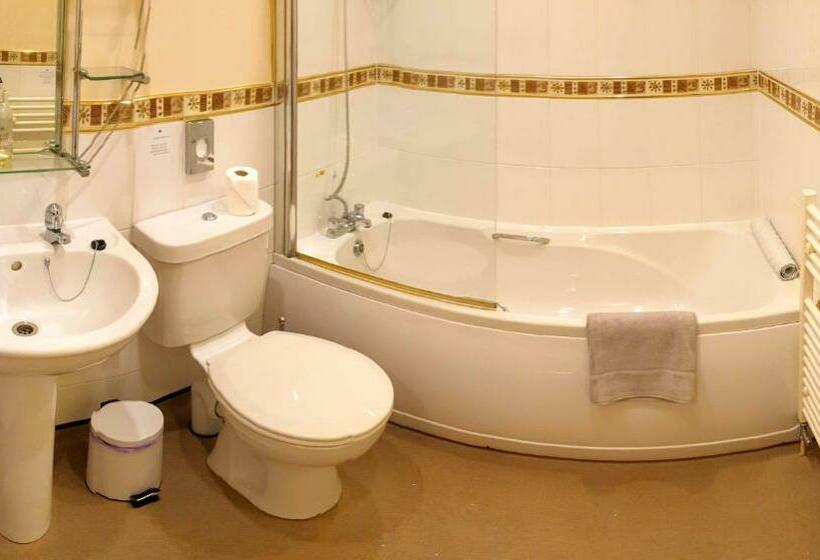 חדר דחוקס עם מיטת קינג, Station House, Dartmoor And Coast Located, Village Centre