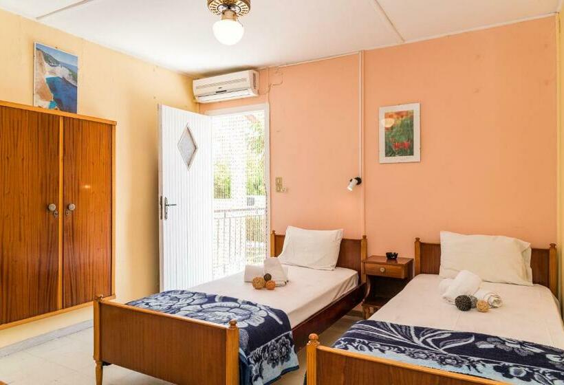 اتاق استاندارد, Roussa's Apartments