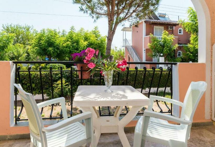 اتاق استاندارد, Roussa's Apartments