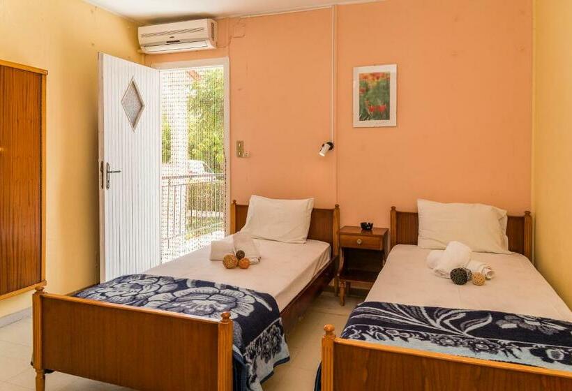 اتاق استاندارد, Roussa's Apartments