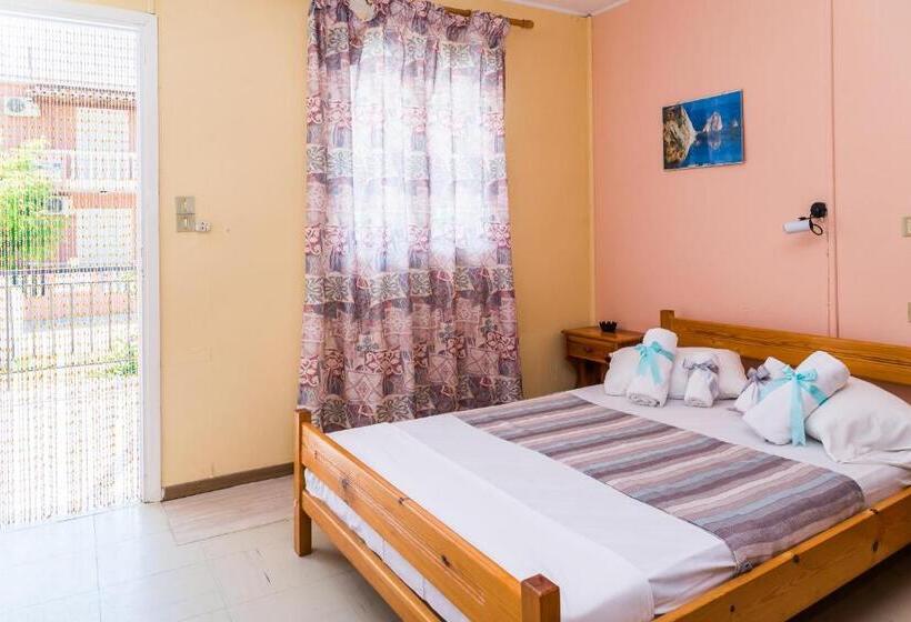 اتاق استاندارد, Roussa's Apartments