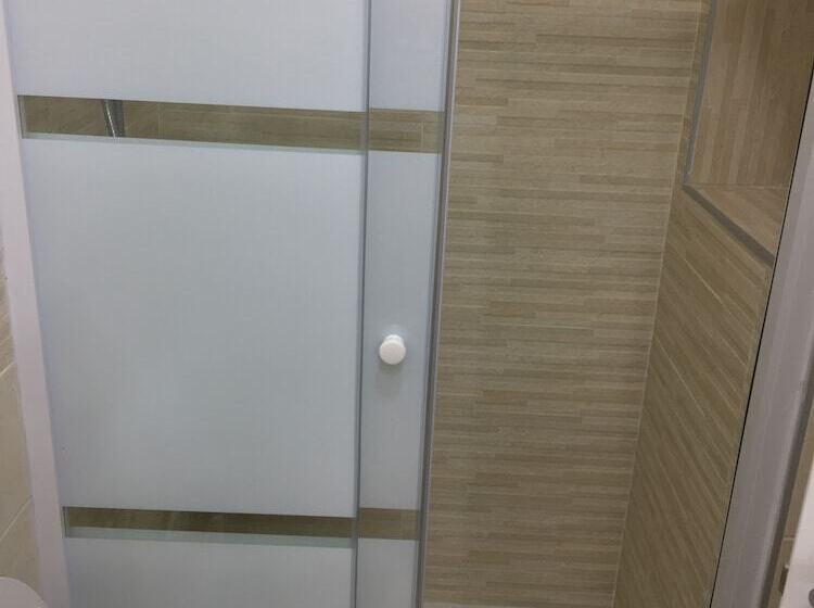 اتاق استاندارد سه نفره, B&b Metropolitan