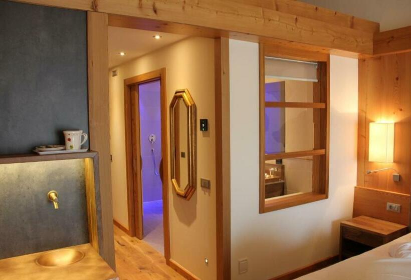 سوئیت جونیور با چشمانداز, Emmy Five Elements