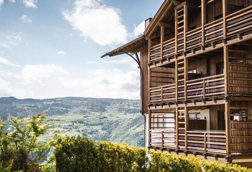 سوئیت جونیور با چشمانداز, Emmy Five Elements