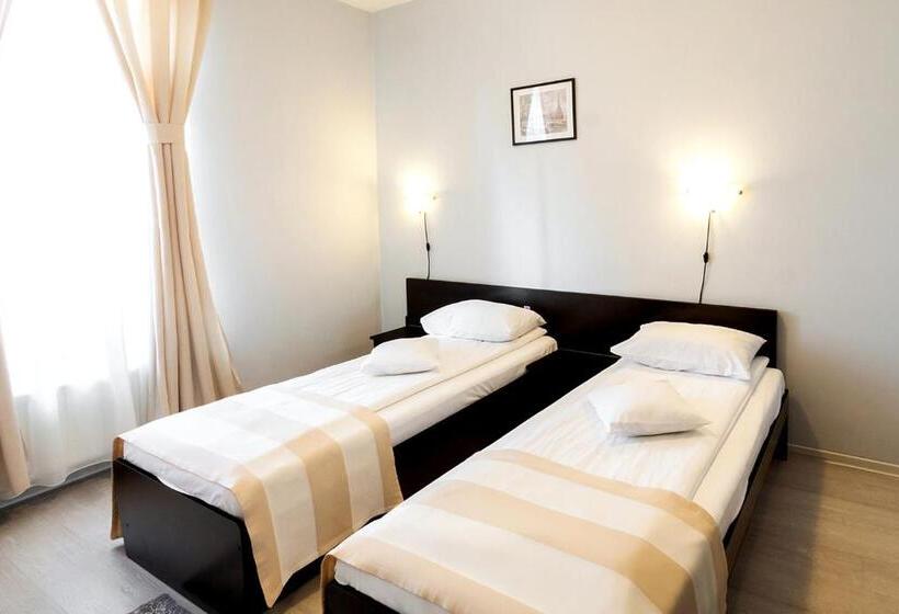 标准间, Astoria Hotel & Restaurant