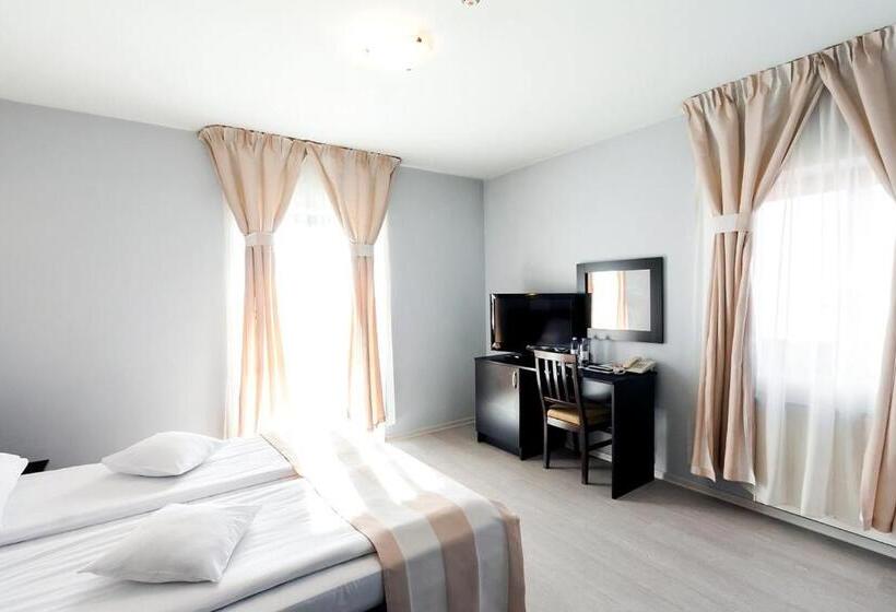 标准间, Astoria Hotel & Restaurant