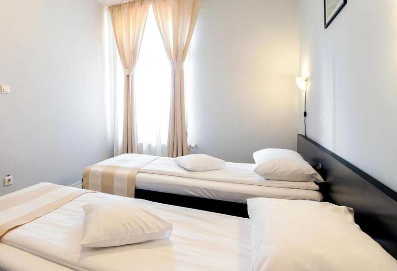 اتاق استاندارد, Astoria Hotel & Restaurant