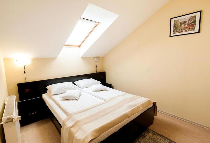 标准间, Astoria Hotel & Restaurant