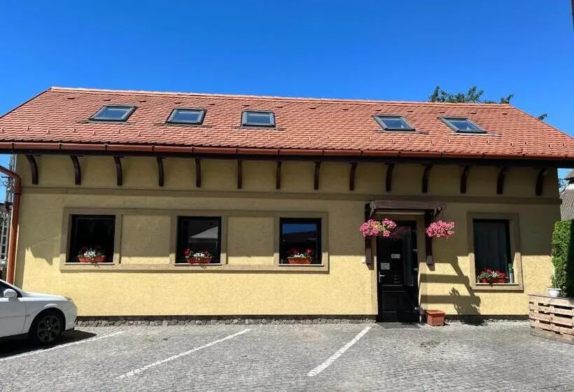 １ベッドルームアパートメント, Astoria Hotel & Restaurant