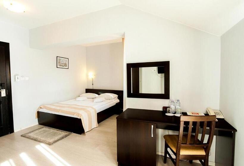 标准间, Astoria Hotel & Restaurant