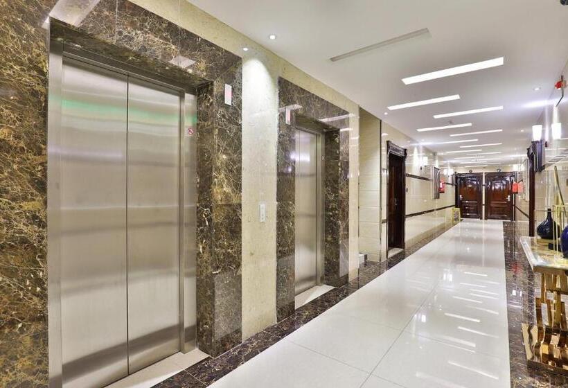 استودیوی استاندارد, Dreams Houses Furnished Suites