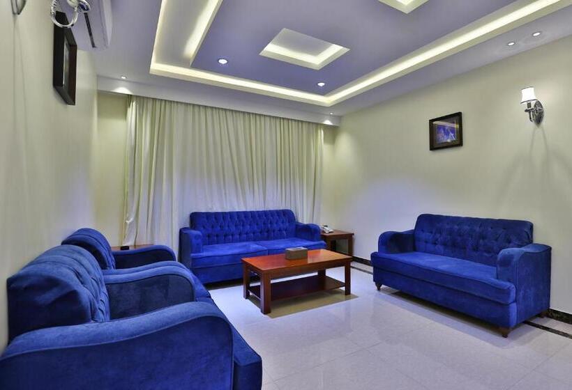 استودیوی استاندارد, Dreams Houses Furnished Suites