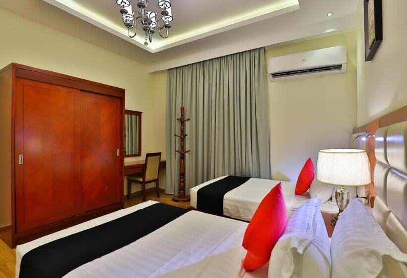 استودیوی استاندارد, Dreams Houses Furnished Suites