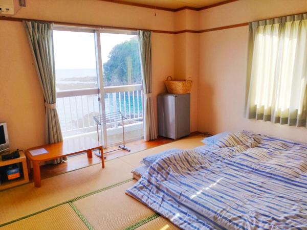 Familjerum Delat Badrum, 海のお宿