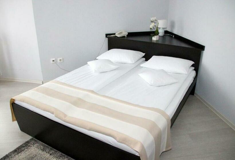 اتاق استاندارد, Astoria Hotel & Restaurant