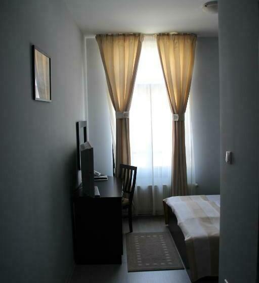 اتاق استاندارد یک نفره, Astoria Hotel & Restaurant