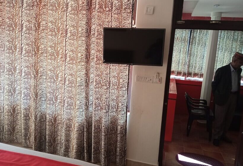 デラックスルーム, Triund Trek