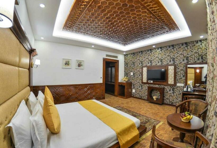 Номер Deluxe, The Grand Kaisar