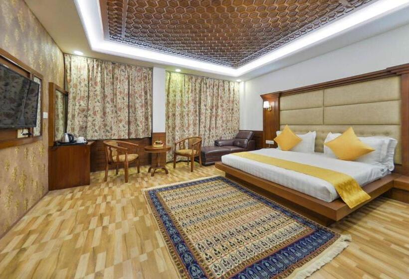 Номер Deluxe Кровать Кинг, The Grand Kaisar