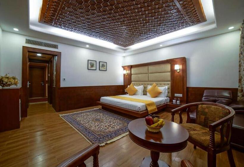 Номер Deluxe Кровать Кинг, The Grand Kaisar