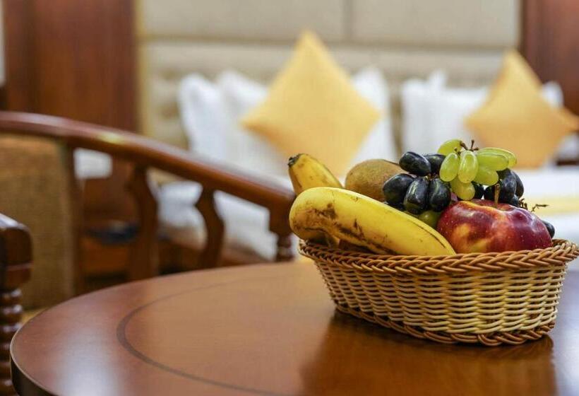 Номер Deluxe Кровать Кинг, The Grand Kaisar