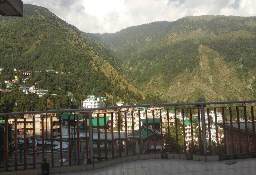 デラックスルーム, Triund Trek