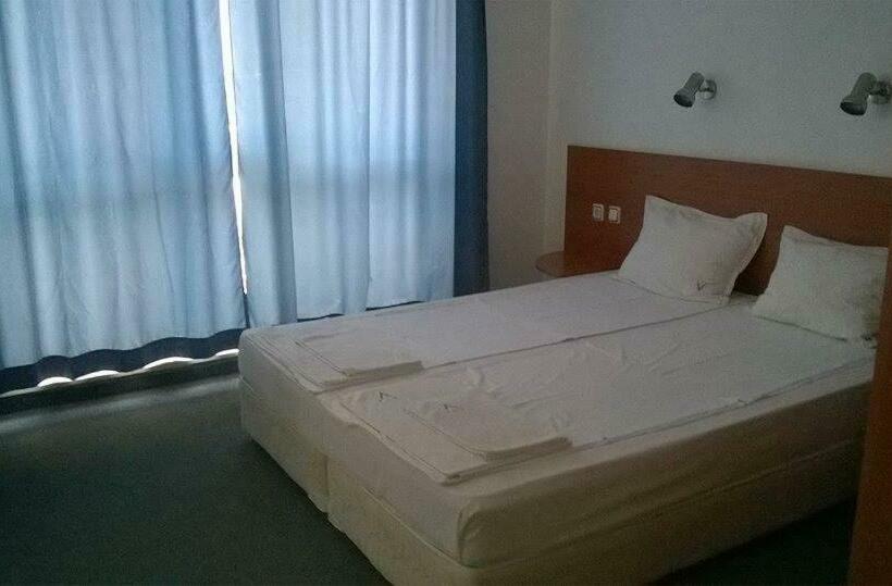 标准工作室带阳台, Veleka