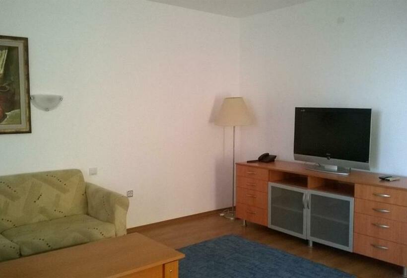 Апартаменты 2 Спальни, Veleka