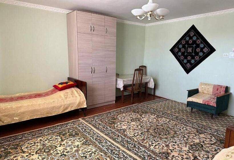 트리플 클래식 룸, Guest House Nika, Nukus
