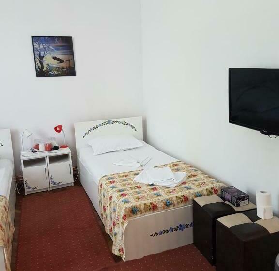 غرفة قياسية رباعية, Pensiunea Geostar 2