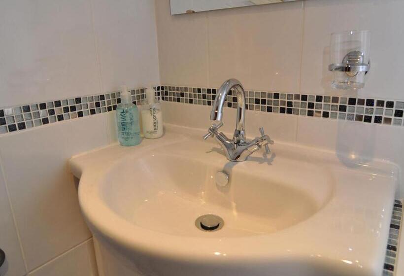 חדר סטנדרט, Brook House Inn