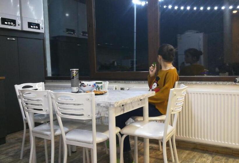 اتاق استاندارد سه نفره, Family Hotel Mtamta
