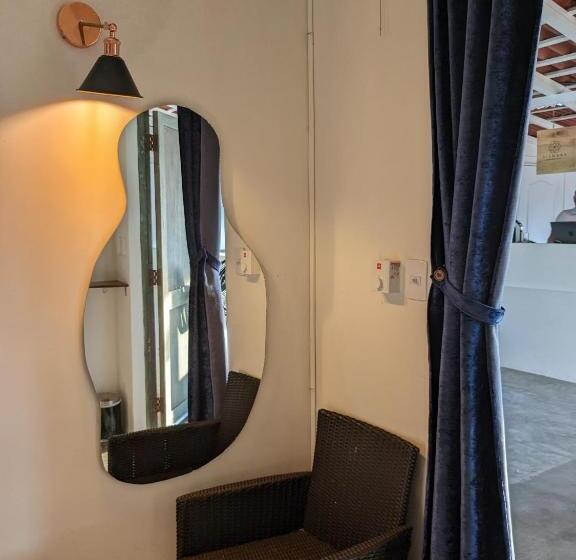 디럭스 룸, La Veranda Hotel & Restaurant