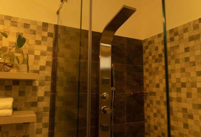 ２ベッドルームハウス, La Veranda Hotel & Restaurant