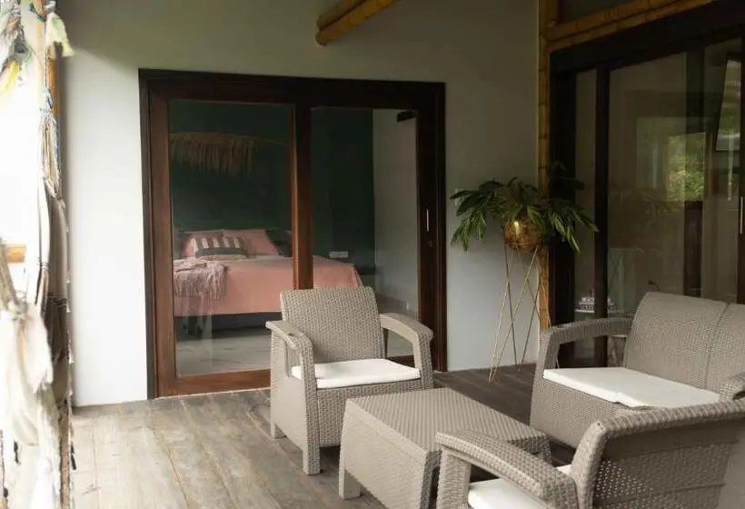 ２ベッドルームハウス, La Veranda Hotel & Restaurant