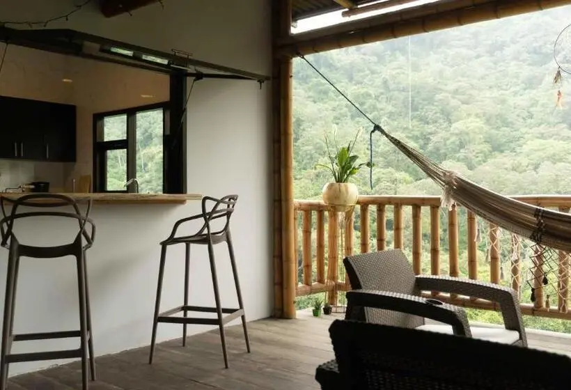 ２ベッドルームハウス, La Veranda Hotel & Restaurant