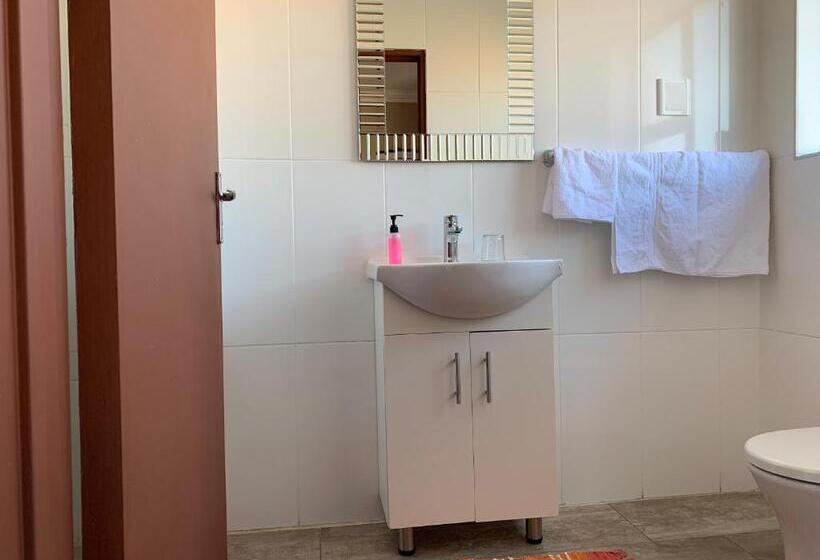 デラックスルーム, Malu Guest House