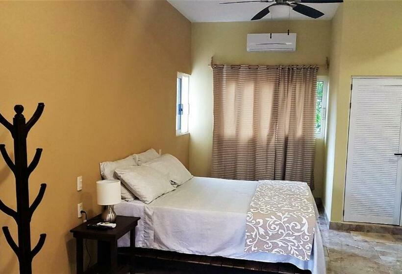 بنگله خانوادگی, Ito Mar Azul