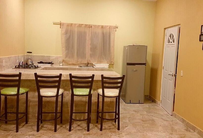 بنگله خانوادگی, Ito Mar Azul