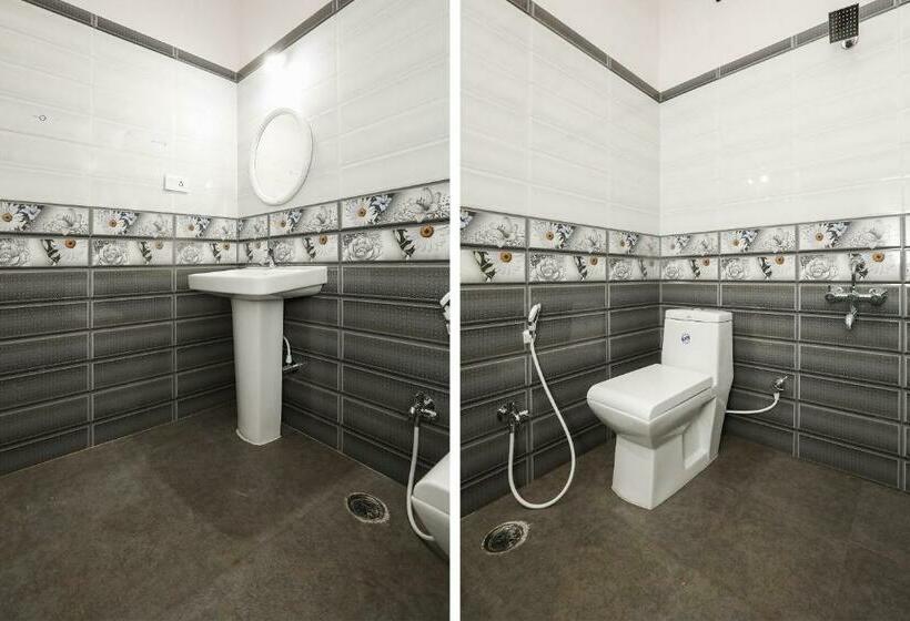 Camera Deluxe, Suvarna Suits