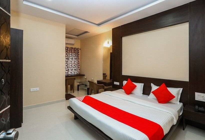 Camera Deluxe, Suvarna Suits